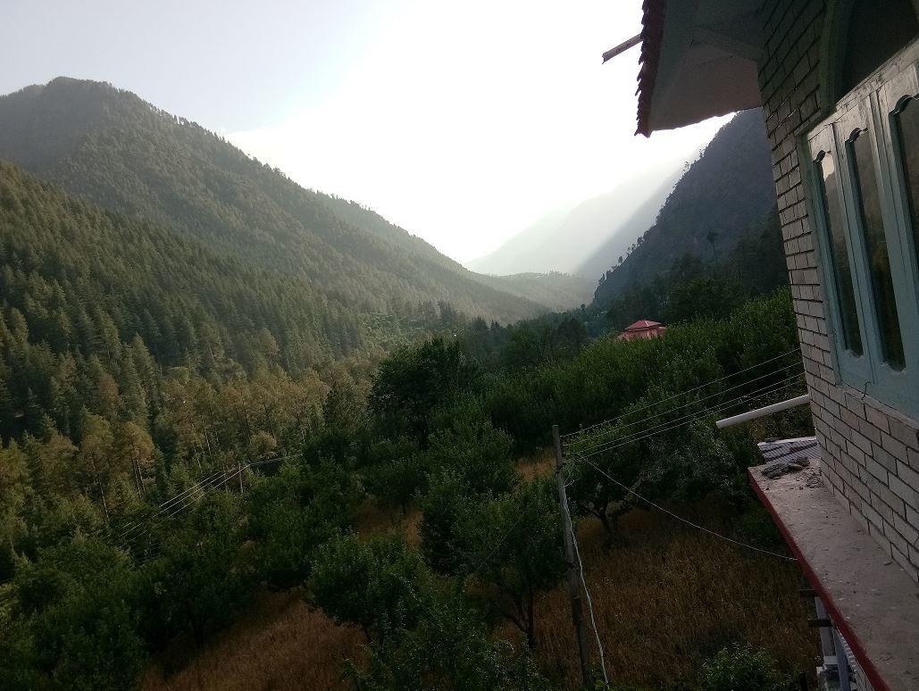 Moksha Hotel Kasol Bagian luar foto