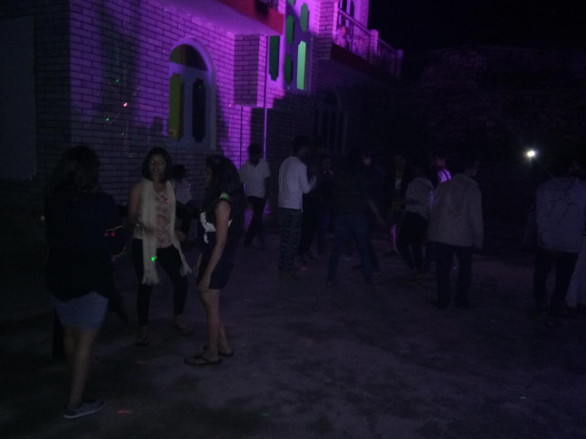 Moksha Hotel Kasol Bagian luar foto